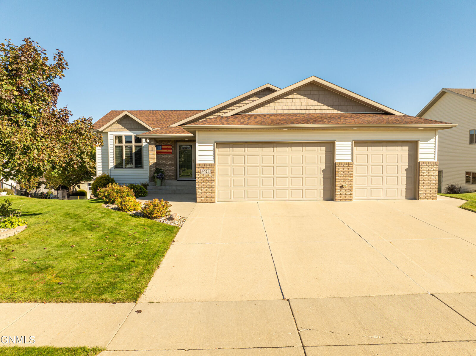 Property Photo:  5024 Driftwood Lane  ND 58503 