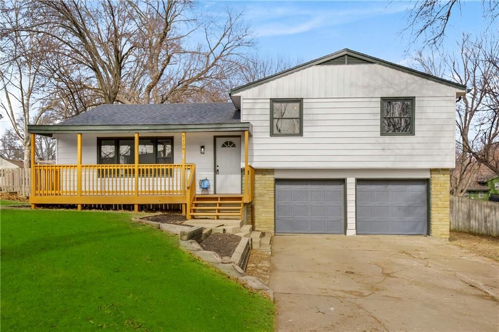 Property Photo: 9306 E 81st Street MO 64138