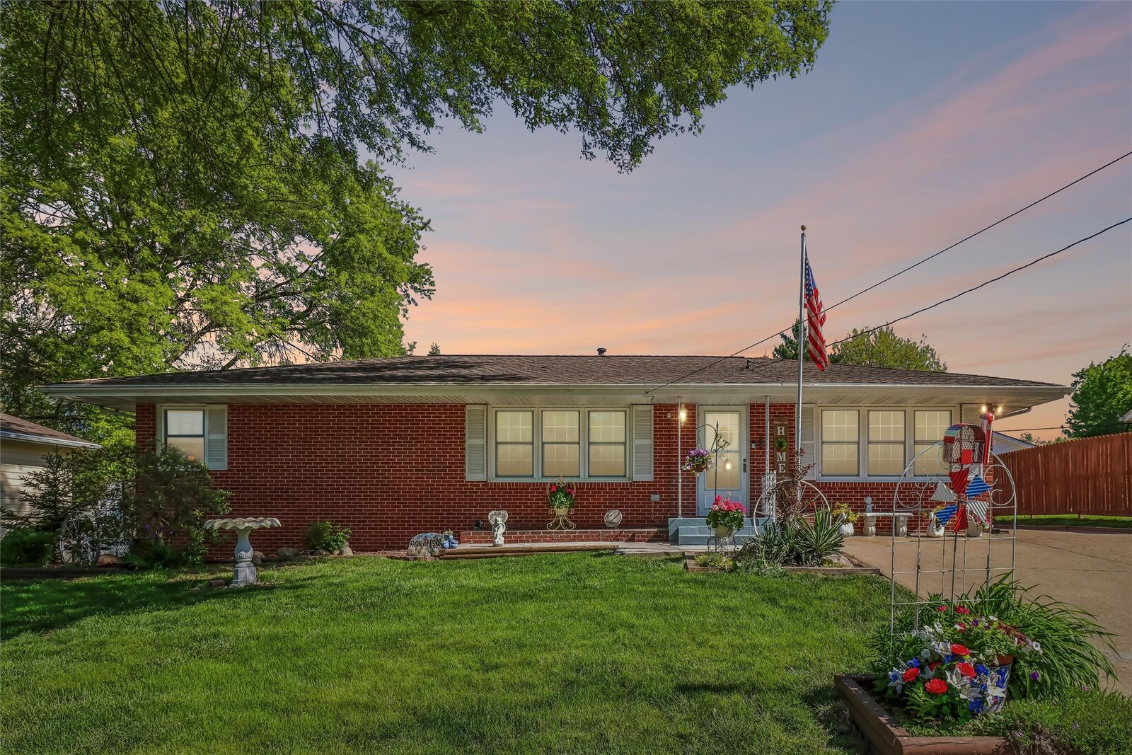 Property Photo:  118 Gepke Parkway  IA 50320 