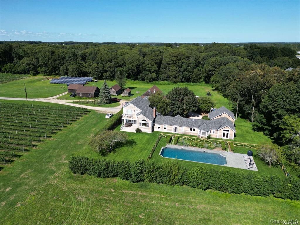 Property Photo: 4782 Alvah'S Lane NY 11935