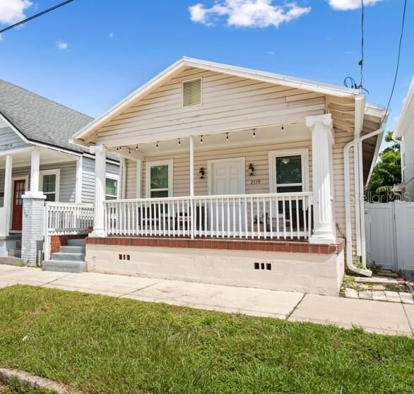 Property Photo:  2119 W Spruce Street  FL 33607 