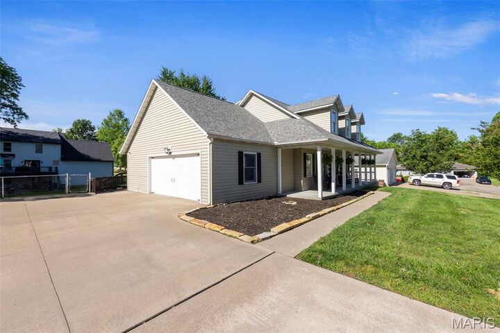 Property Photo:  1553 Trenton Lane  MO 63701 