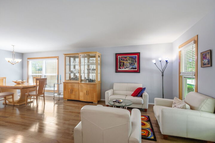 Property Photo:  879 Burgess Circle  IL 60089 
