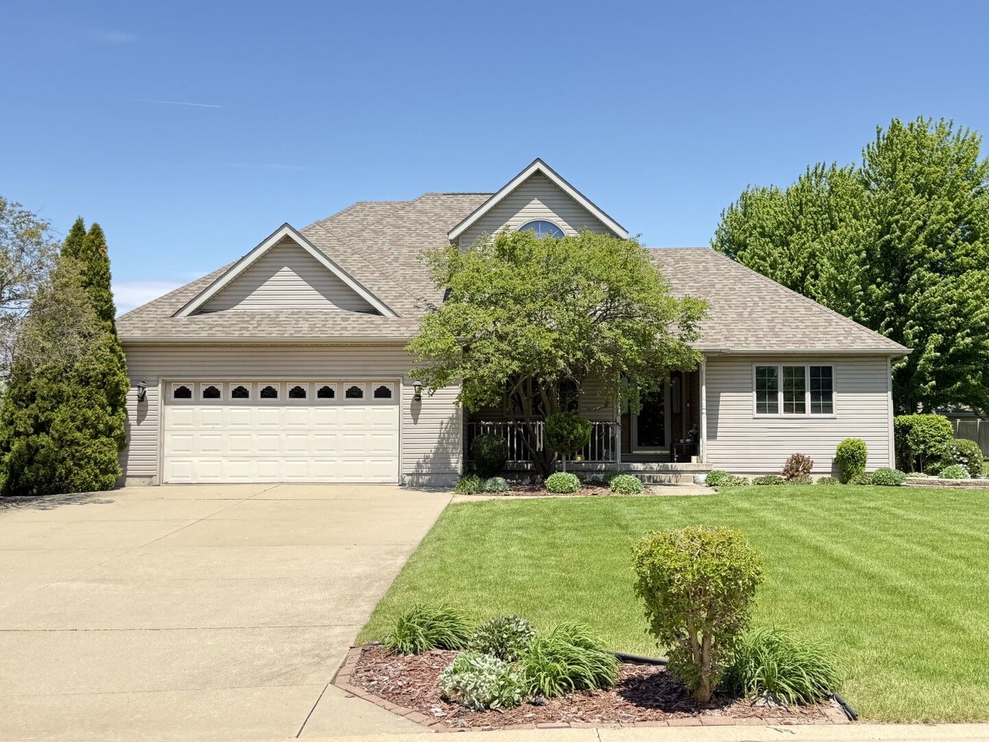 Property Photo:  50 Mary Senica Court  IL 61301 