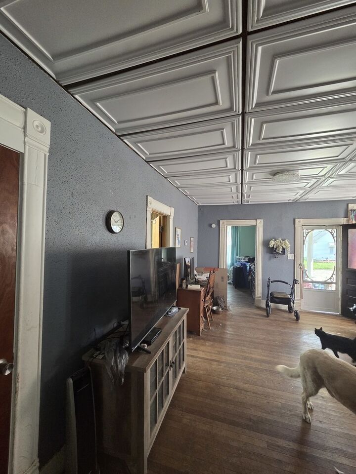 Property Photo: 335 6th Avenue N IA 52732