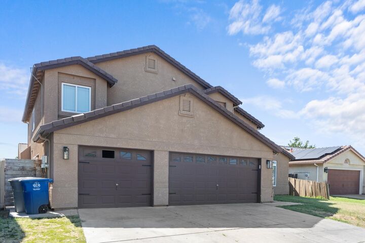 Property Photo:  673 Mendocino Court  CA 93635 