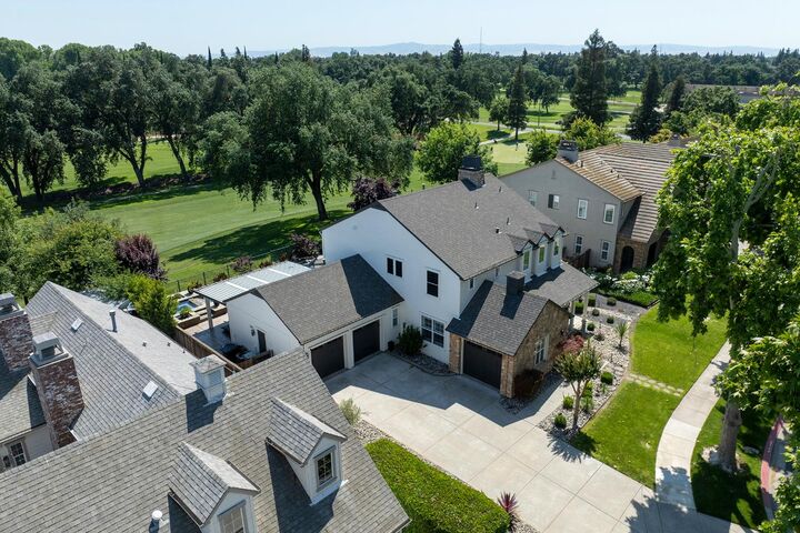 Property Photo: 1682 Fairway Oaks Court CA 95366