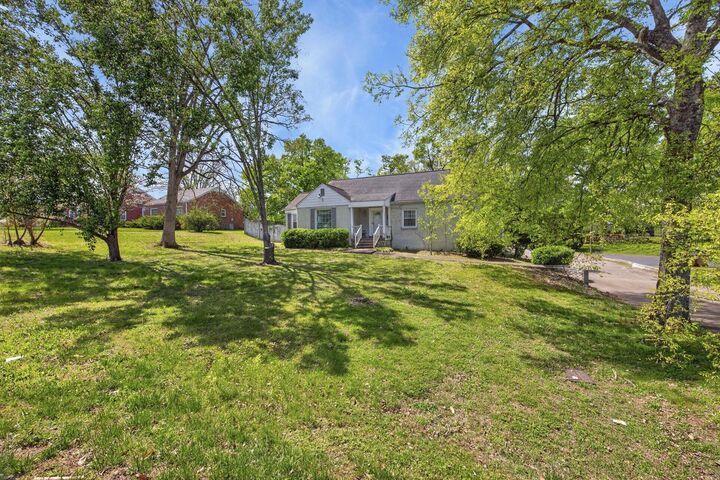 Property Photo:  118 S Graycroft Ave  TN 37115 