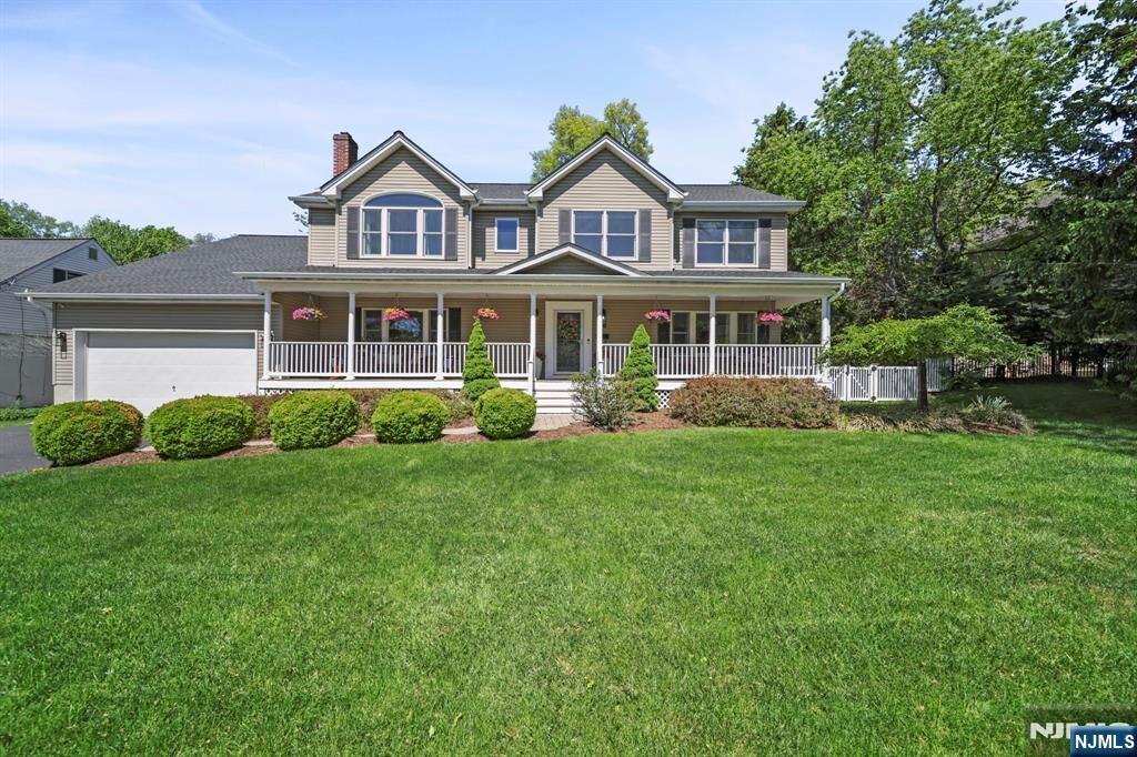 Property Photo:  66 Linwood Avenue  NJ 07432 