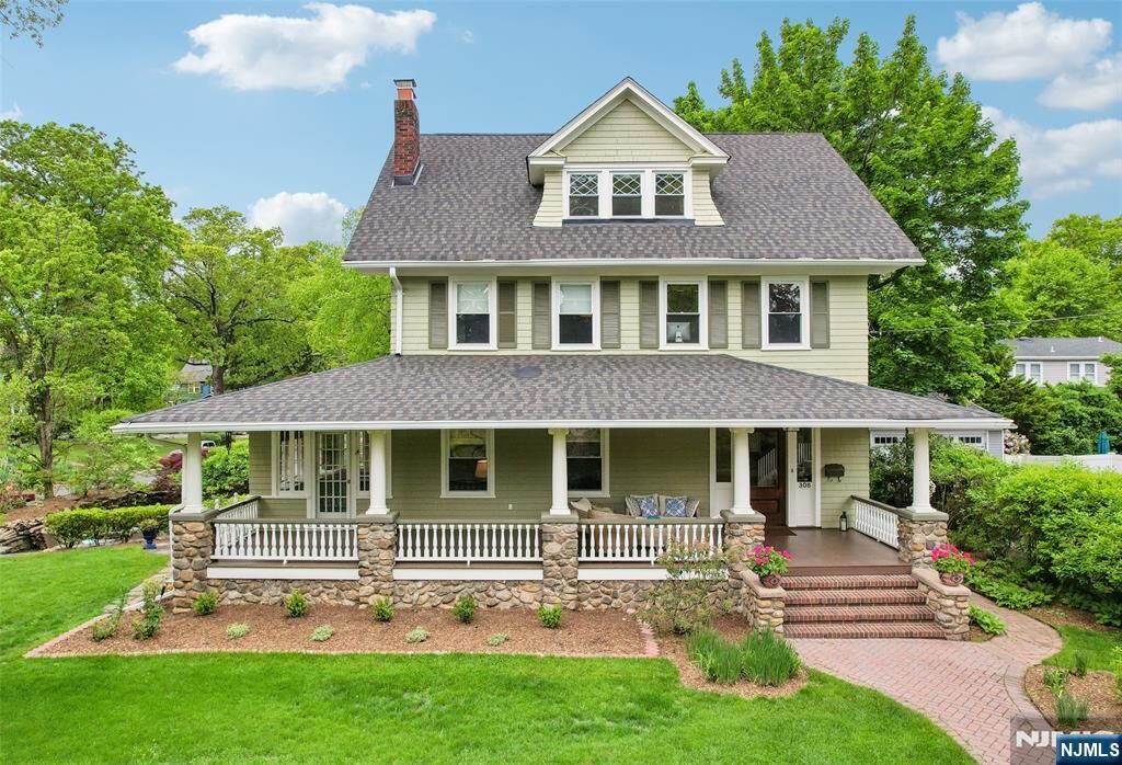 Property Photo:  308 Woodside Avenue  NJ 07450 