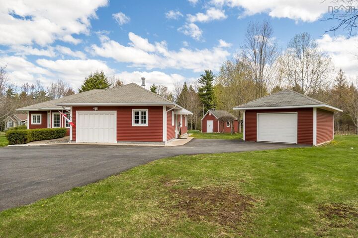 Property Photo:  141 Morris Crescent  NS B4N 0K3 