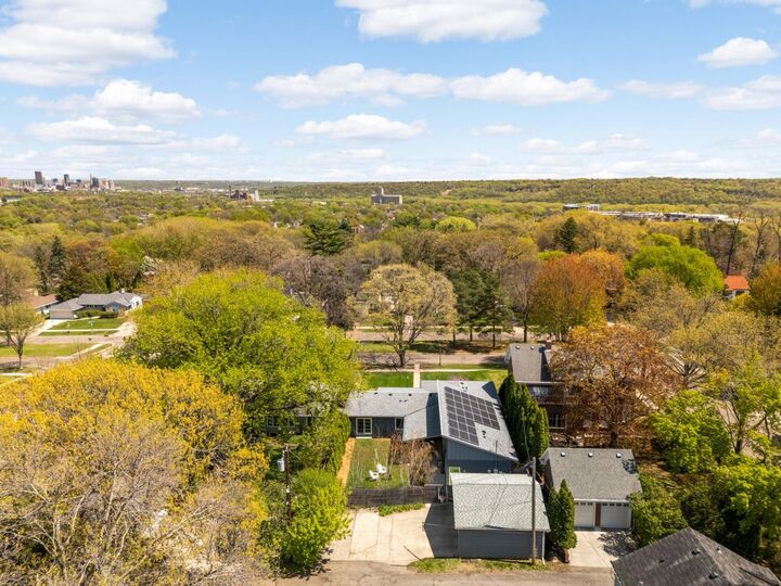 Property Photo:  1409 Edgcumbe Road  MN 55116 