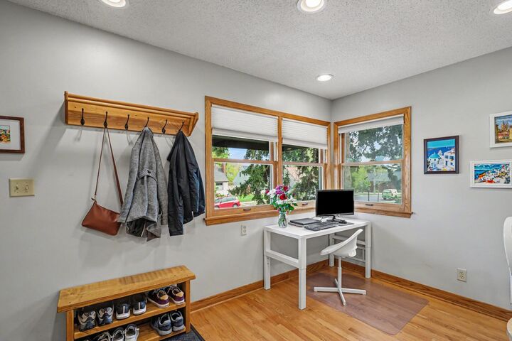 Property Photo:  629 Saratoga Street S  MN 55116 