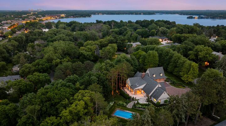 Property Photo: 325 Highcroft Lane MN 55391