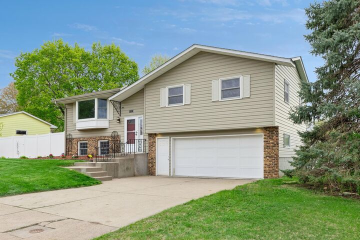 Property Photo:  631 Greenway Avenue N  MN 55128 
