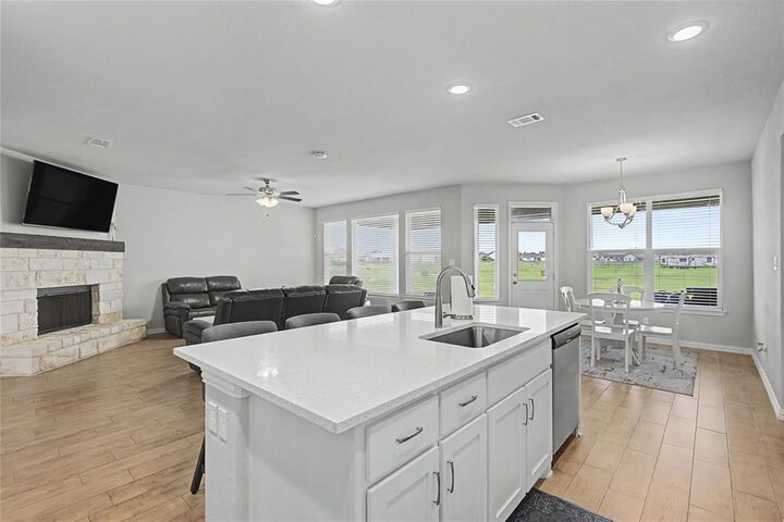 Property Photo: 185 Chester Road TX 76082