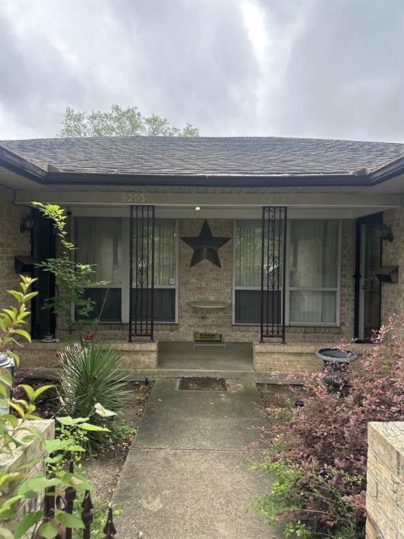 Photo de la propriété: 8203 Lullwater Drive TX 75218