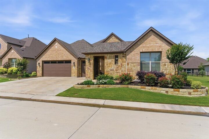 Property Photo:  8704 Latite Lane  TX 76207 