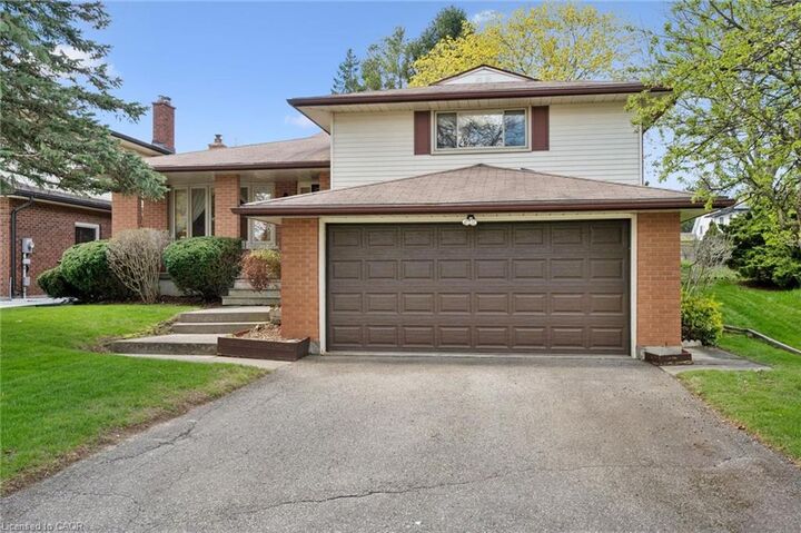 Property Photo:  3 Cabot Court NE  ON N1G 3E4 