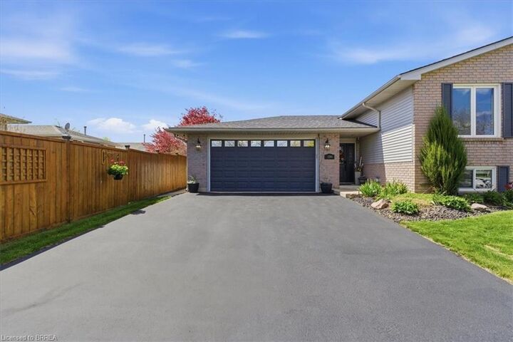 Property Photo:  139 Branlyn Crescent  ON N3P 1Z9 