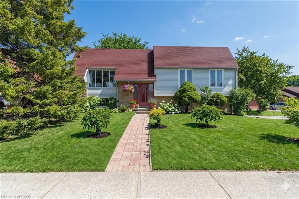 Property Photo:  24 Briar Knoll Place  ON N2E 2B9 