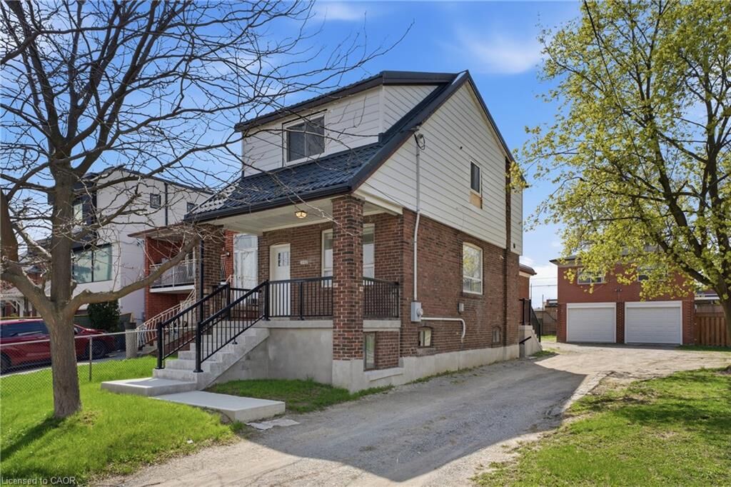 Property Photo:  1049 Glencairn Avenue Main House Upper  ON M6B 2B1 