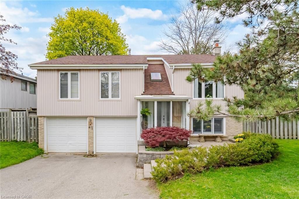 Property Photo:  41 Plainsman Road  ON L5N 1C4 