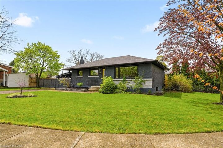 Property Photo:  25 Briarsdale Drive  ON L2T 2Z4 