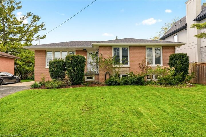 Property Photo:  452 Third Line  ON L6L 4A5 