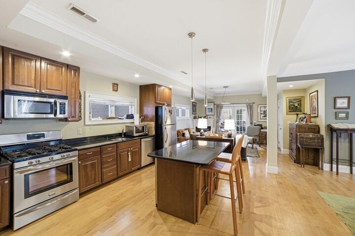 Property Photo:  5 Mount Vernon St 2  MA 02125 