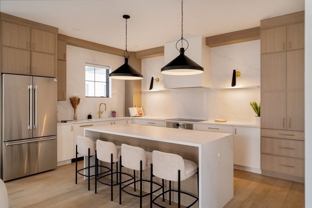 Property Photo:  19 South Waverly St 19  MA 02135 