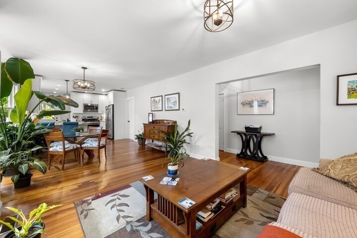 Property Photo:  30 Gloucester St 30  MA 02476 