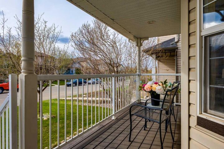 Property Photo:  159 Cimarron Grove Crescent  AB T1S 2E3 