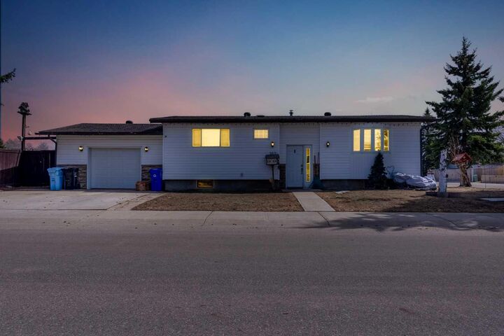Property Photo: 162 Caldwell Crescent AB T9K 1G3