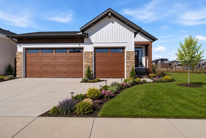 Property Photo: 8 Tipping Avenue AB T4P 0Y9