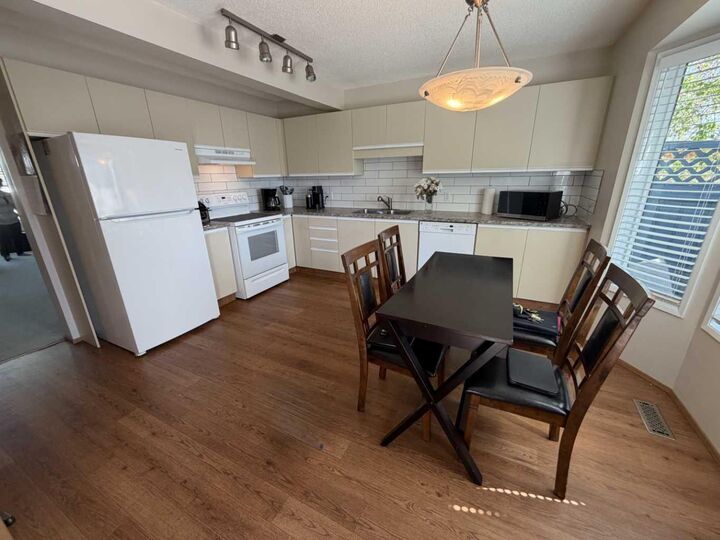 Property Photo:  25 Ellenwood Drive  AB T4R 2E1 