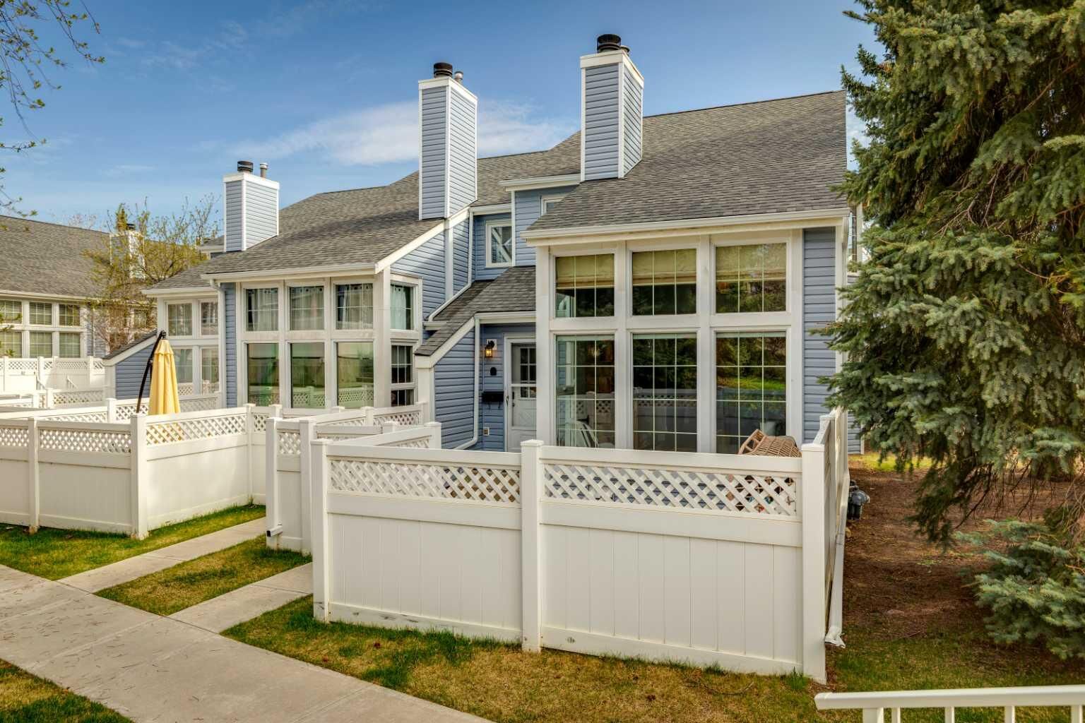 Property Photo:  28 Berwick Crescent NW 57  AB T3K 1Y7 