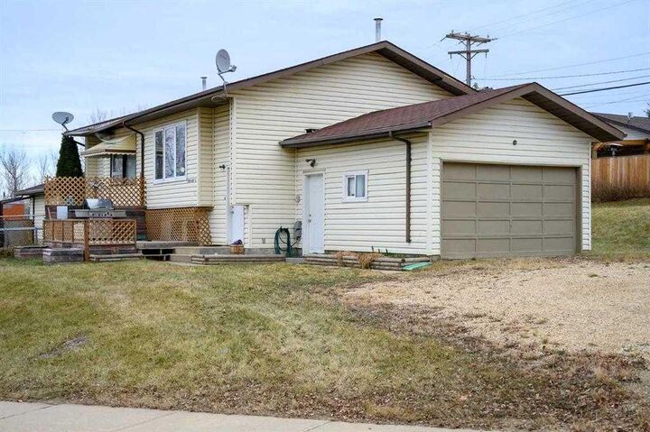 Property Photo:  4618 54 Street  AB T9S 2A2 