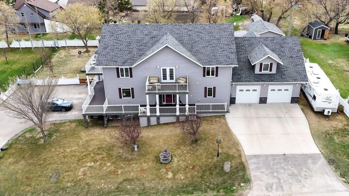 Property Photo:  21 Rosedale Avenue  AB T4L 1Y4 
