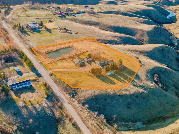 Property Photo:  12520 Range Road 70 2  AB T1B 0K7 