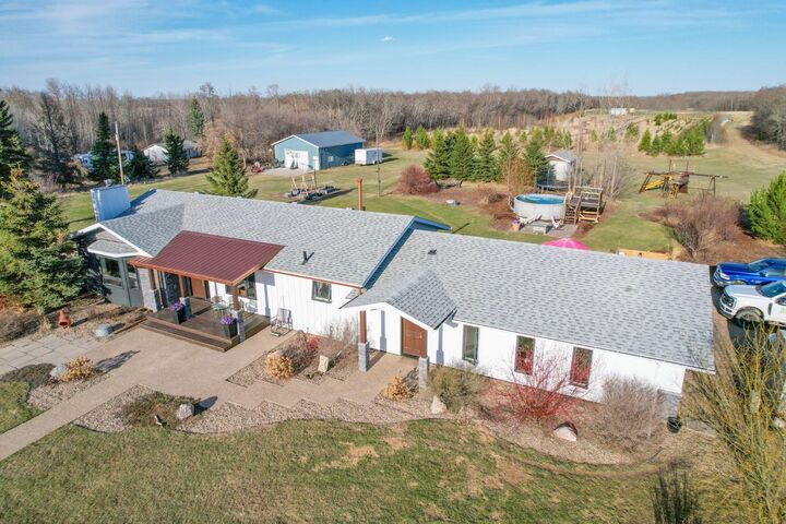 Property Photo:  41243 Range Road 205  AB T0B 0H0 