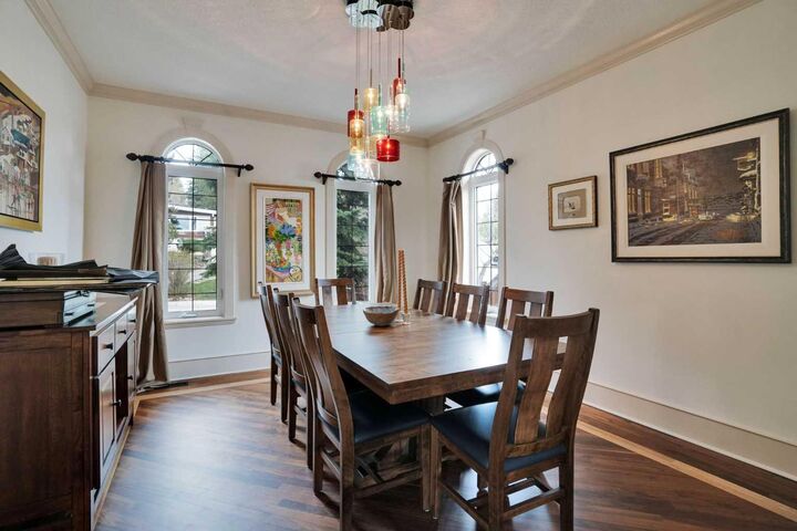 Property Photo:  5107 Carney Road NW  AB T2G 1G1 