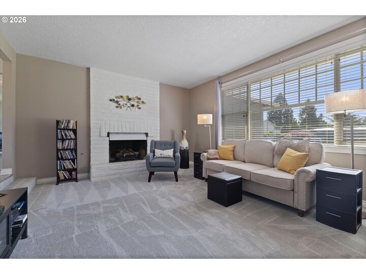 Property Photo:  18672 Allegheny Dr  OR 97045 