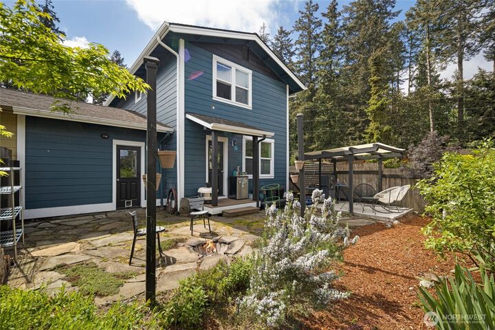 Property Photo: 1014 Park Street 1A WA 98250