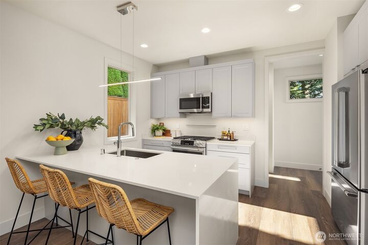 Property Photo: 641 18th Avenue W WA 98033
