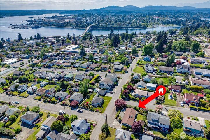 Property Photo: 2702 E 16th Street WA 98310