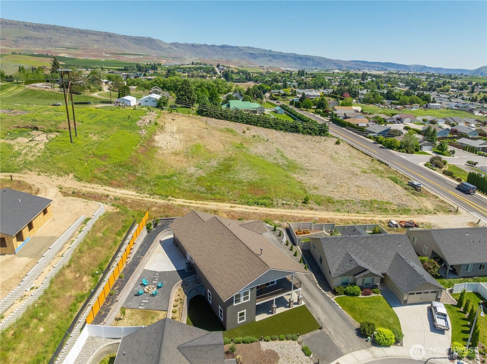 3 bed East Wenatchee home for sale: 827 Madeleine Court, East Wenatchee ...
