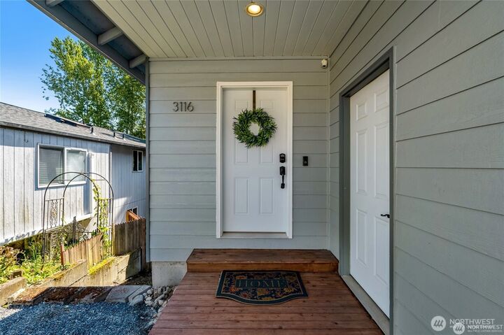 Property Photo:  3116  12th Street  WA 98201 