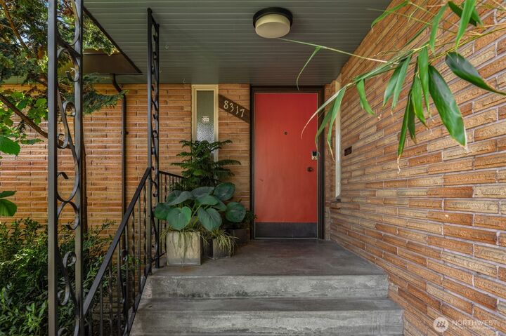 Property Photo: 8317 Duncan Avenue S WA 98118
