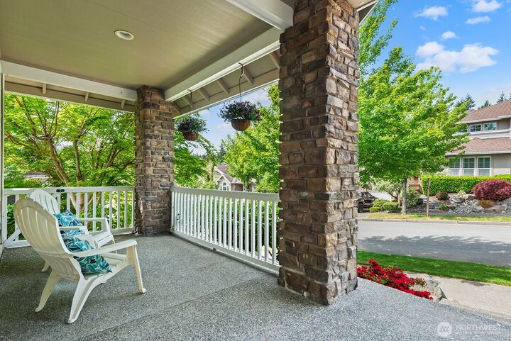 Property Photo:  7602  Huckleberry Way SE  WA 98065 